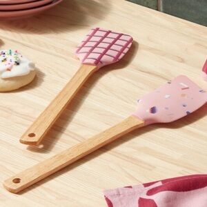 Opalhouse Silicone Spatulas with Wood Handles 2 Pack in Pink